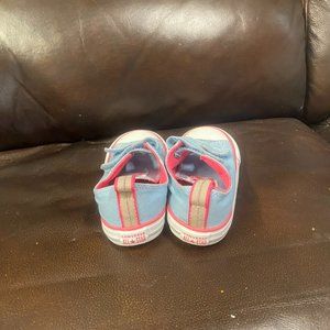 Converse shoes size 9